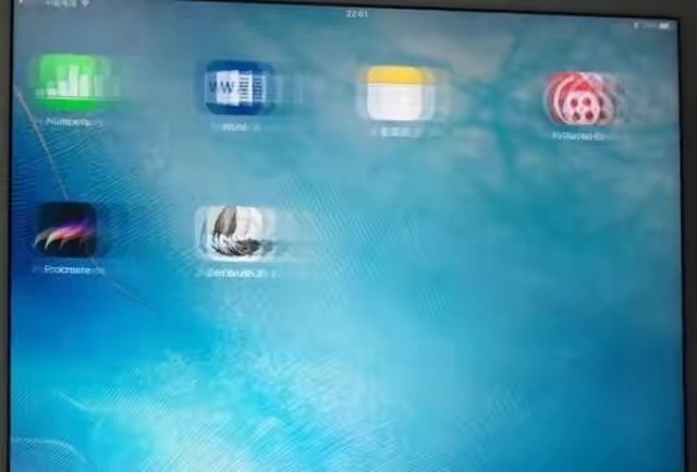 屏幕拖影是什么_三星手机屏幕有拖影_华为荣耀v10屏幕拖影视频