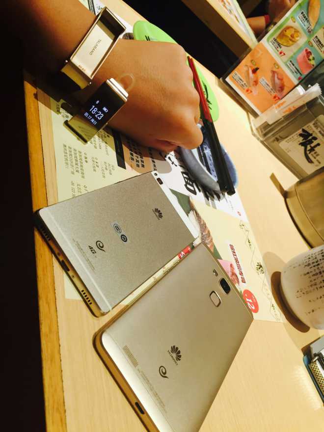 为什么手环按进去了挂不了电话