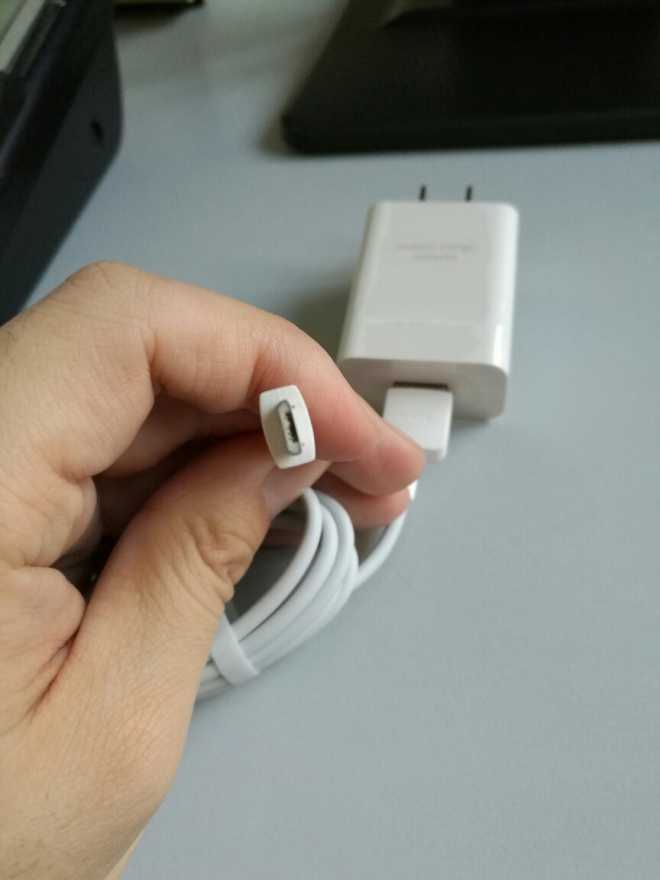 看看mate8数据线的接口有何不同 - 华为mate8问题反馈 花粉俱乐部