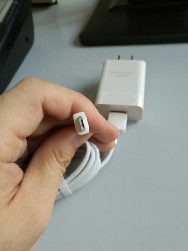 看看mate8数据线的接口有何不同 - 华为mate8问题反馈 花粉俱乐部