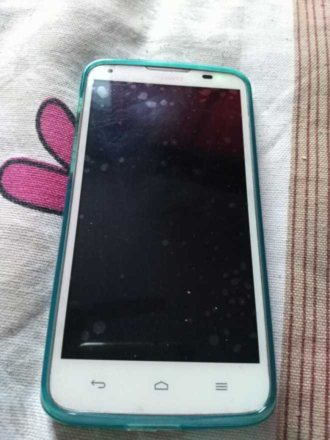 看看我买的最早的一台华为手机!