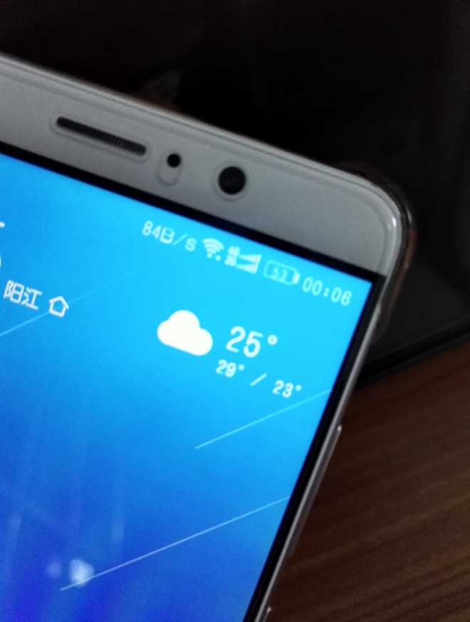 分享一个贴透明钢化膜去白边的技巧