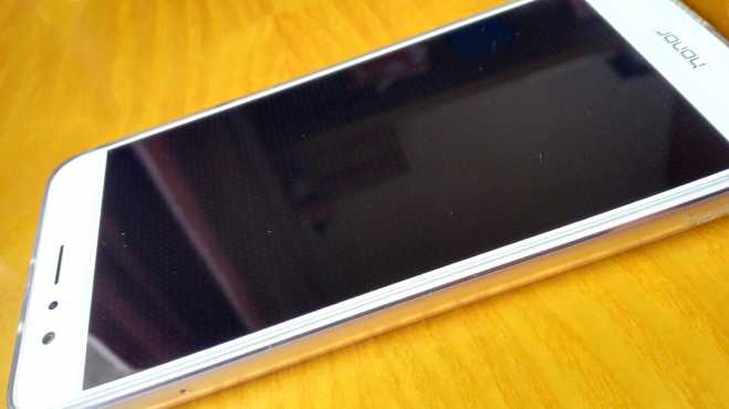 发现荣耀8的屏幕上有许多小点,大家也是这样的吗?