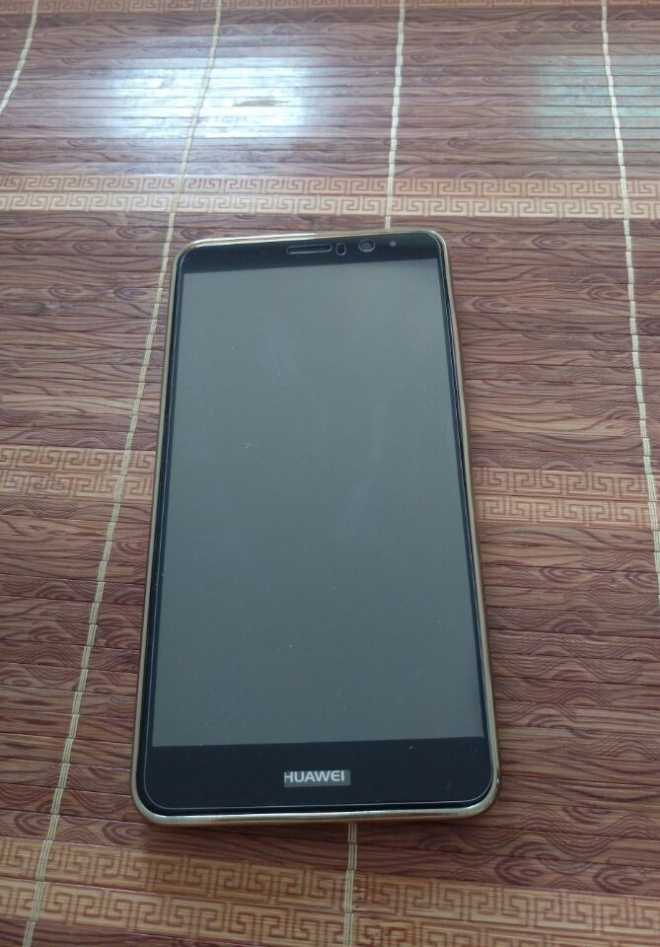 什么牌子钢化膜好, 不要有白边的。