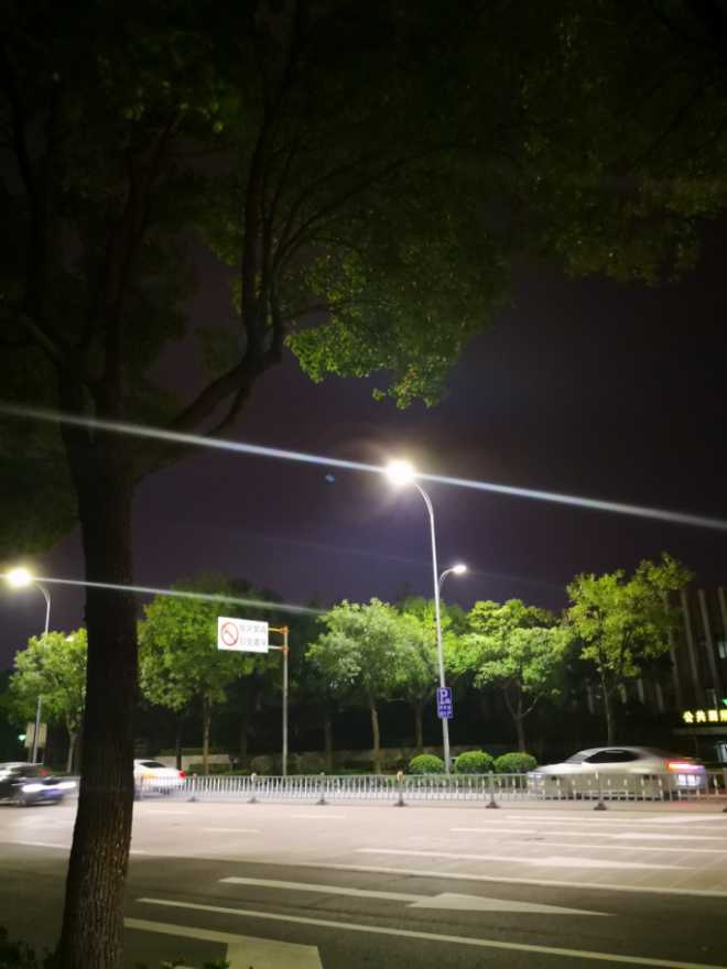 夜景灯光眩光问题