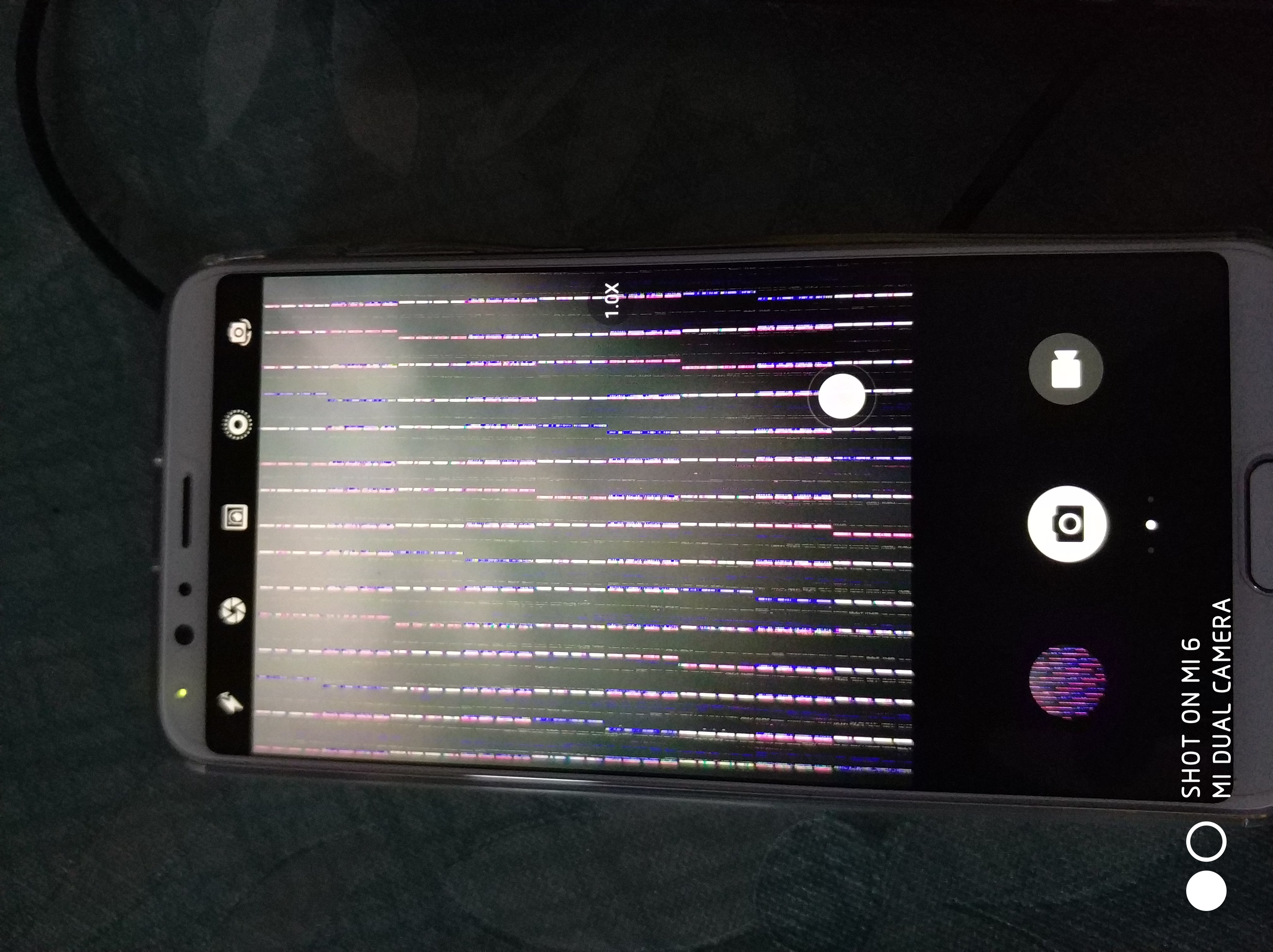 手机拍照时出现虚竖线