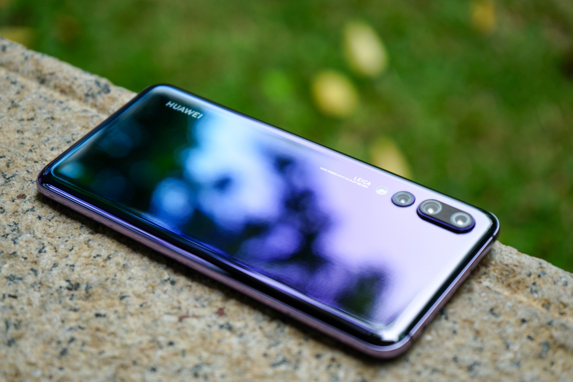 【紫青极光兮渐变,记华为p20 pro 极光渐变色 开箱照】