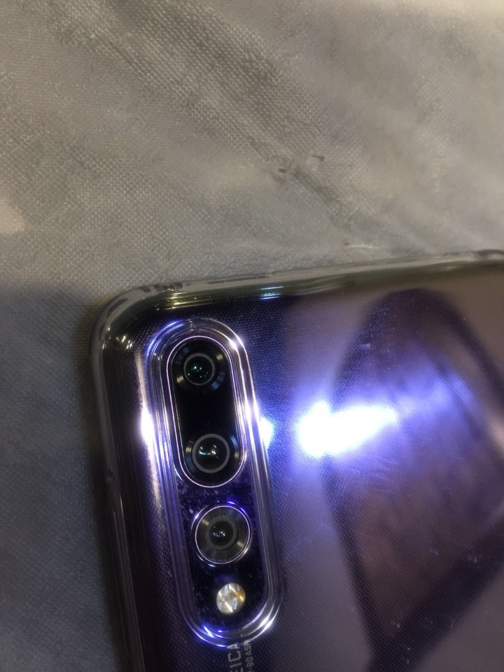 华为p20pro摄像头不正