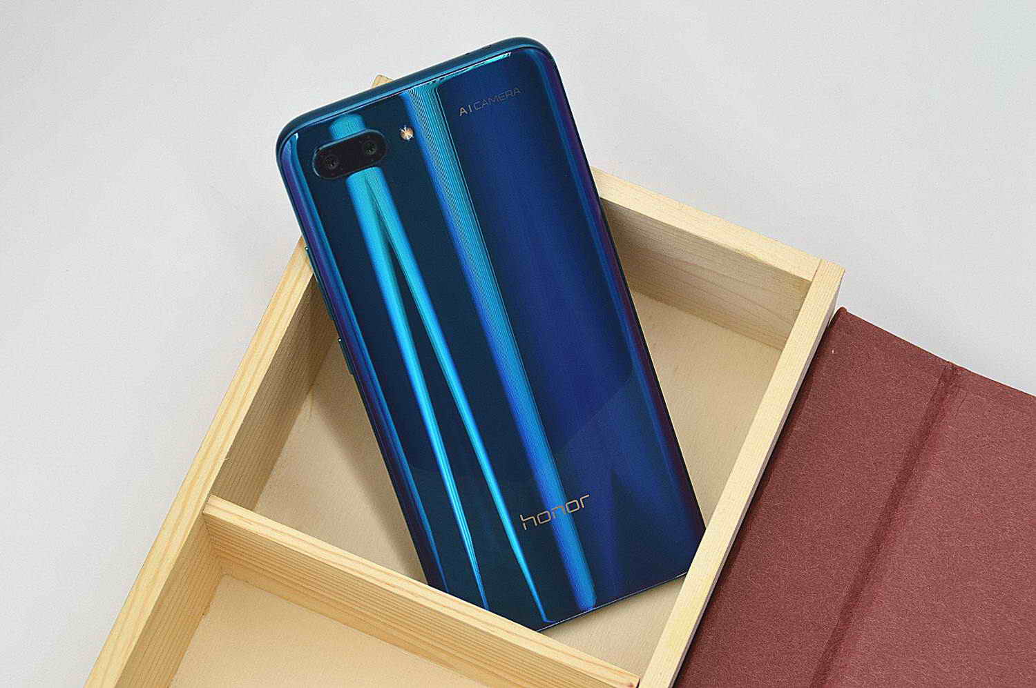 荣耀十全十美-荣耀10外观评测