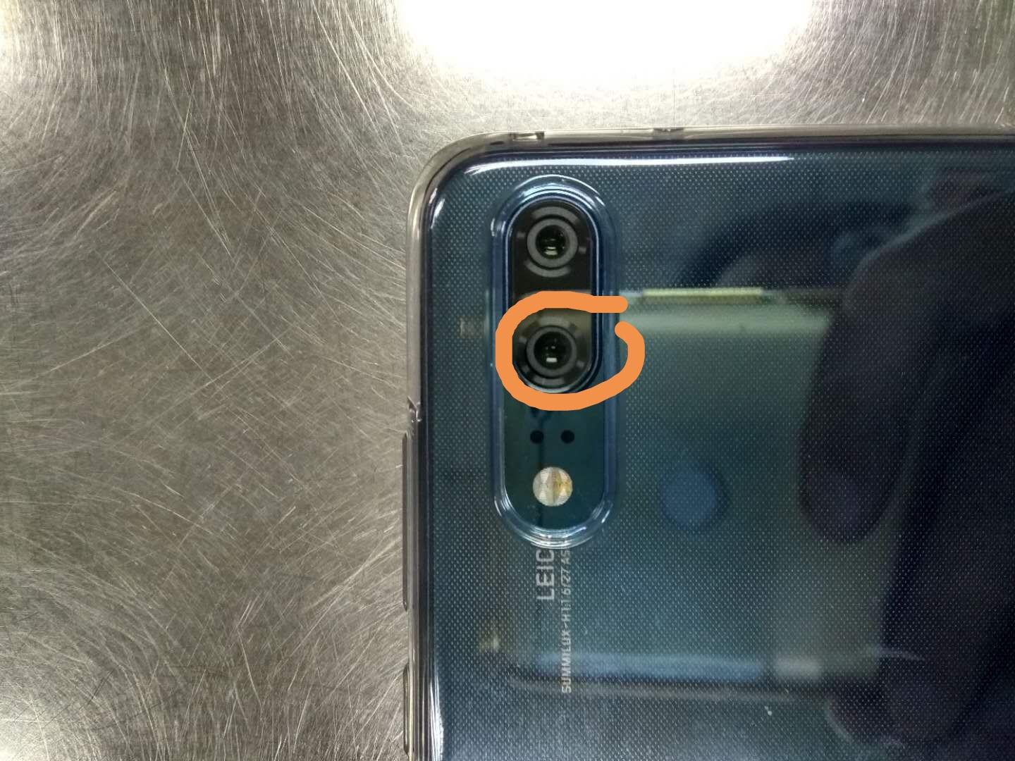 这个摄像头歪的! - 华为p20系列问题反馈 花粉俱乐部
