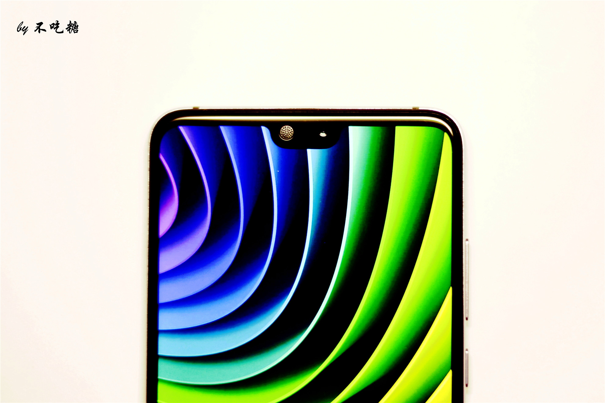 玲珑美色,盈盈一握:p20极光版细节品鉴