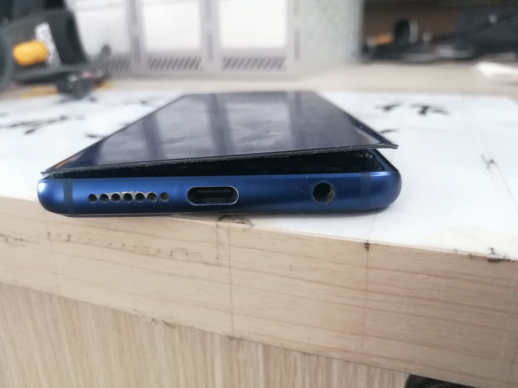 版块 69 荣耀手机 69 荣耀9 69 荣耀9后盖开胶了