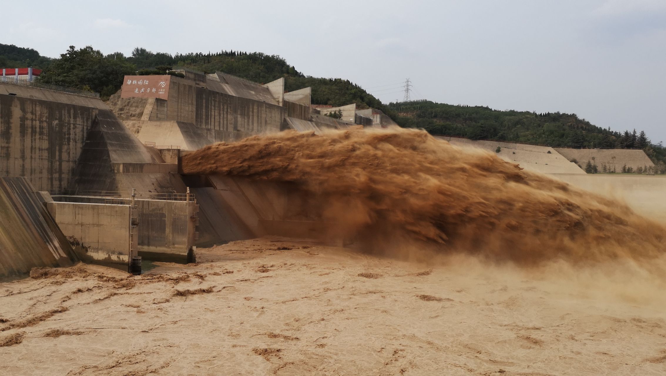 正好碰见小浪底冲沙