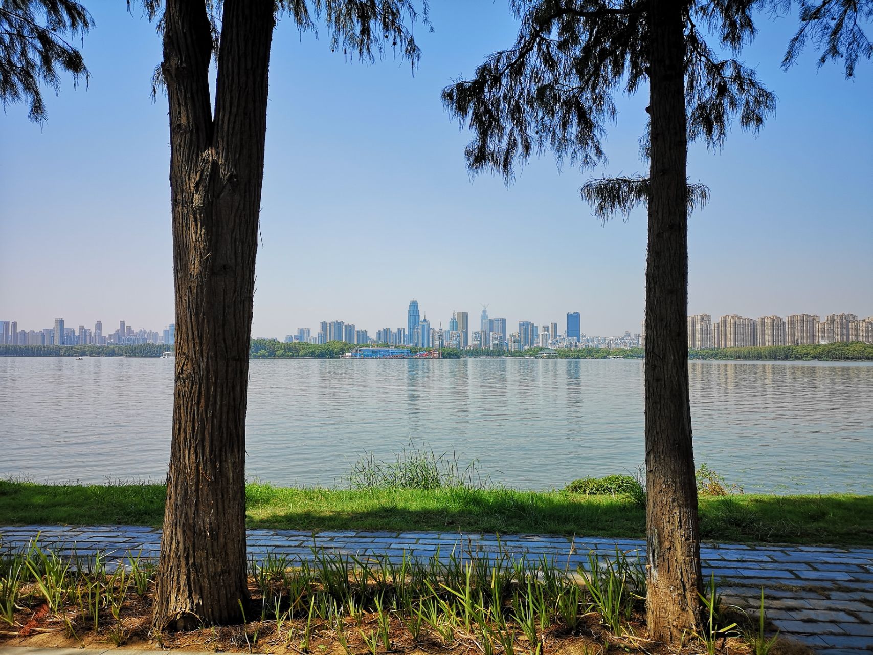 武汉华科喻家山加东湖美景