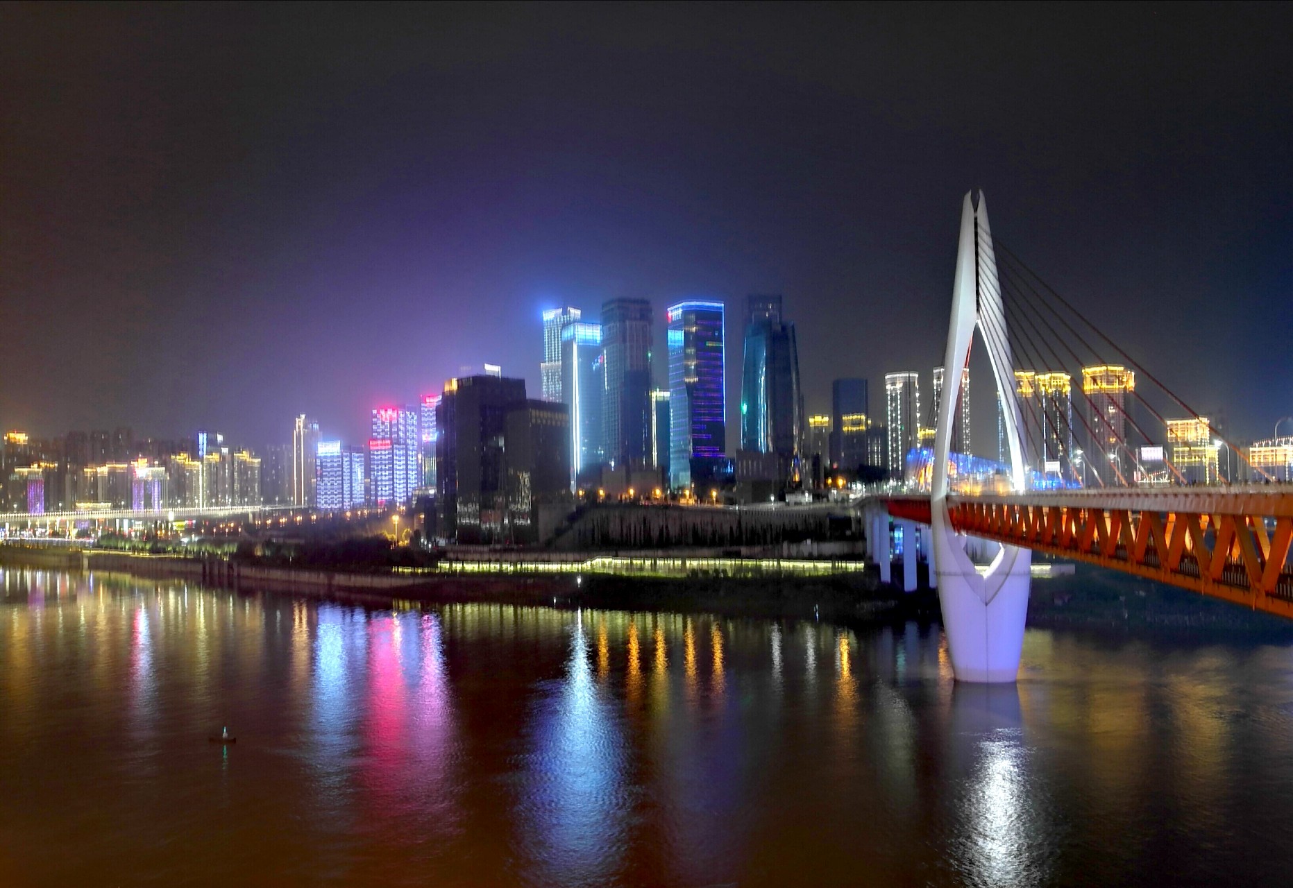 晒一下华为mate20pro的夜景照片.