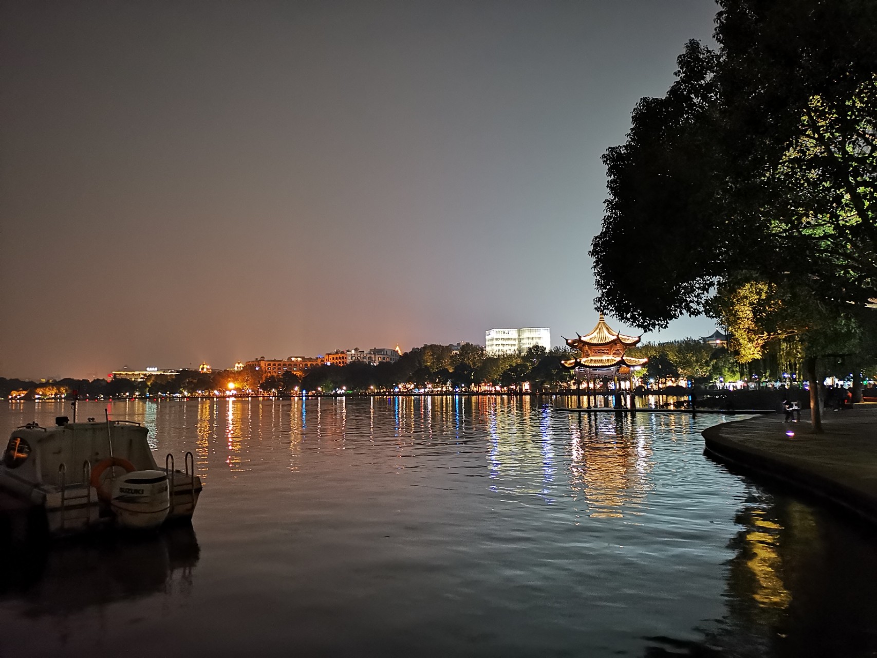 mate20x 西湖夜景实拍!