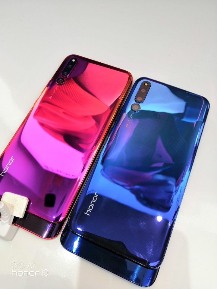 版块 69 荣耀手机 69 荣耀magic2 69 有没有人渐变蓝的真机图?