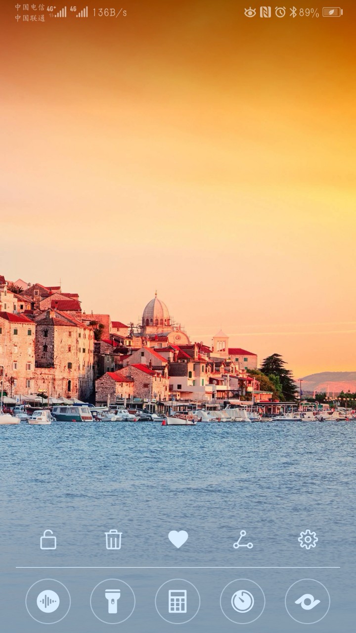 杂志锁屏的图片看不到文字说明,很不爽,都不知道图片上的风景到登是