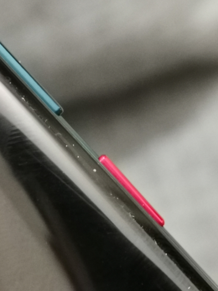 华为mate20pro开机键松动,正常吗?会不会影响