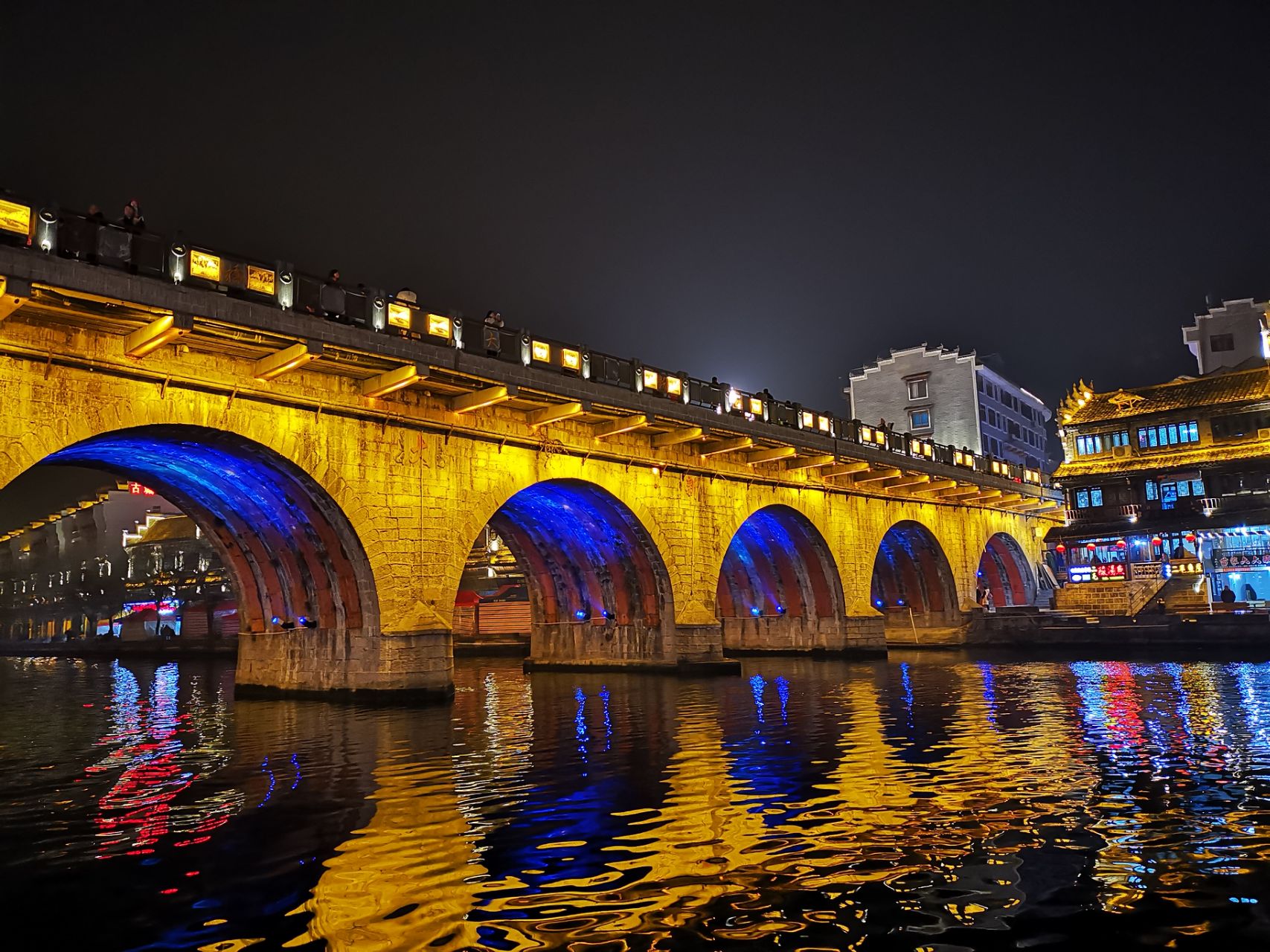 夜景,超广角,大光圈!