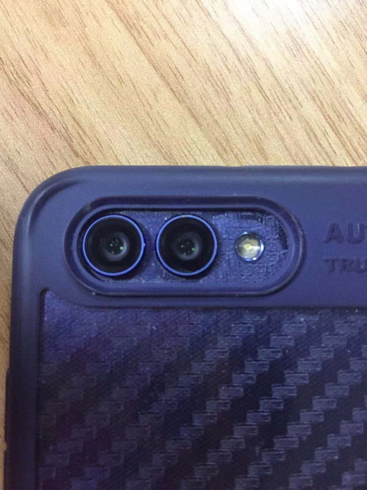 荣耀v10摄像头进灰