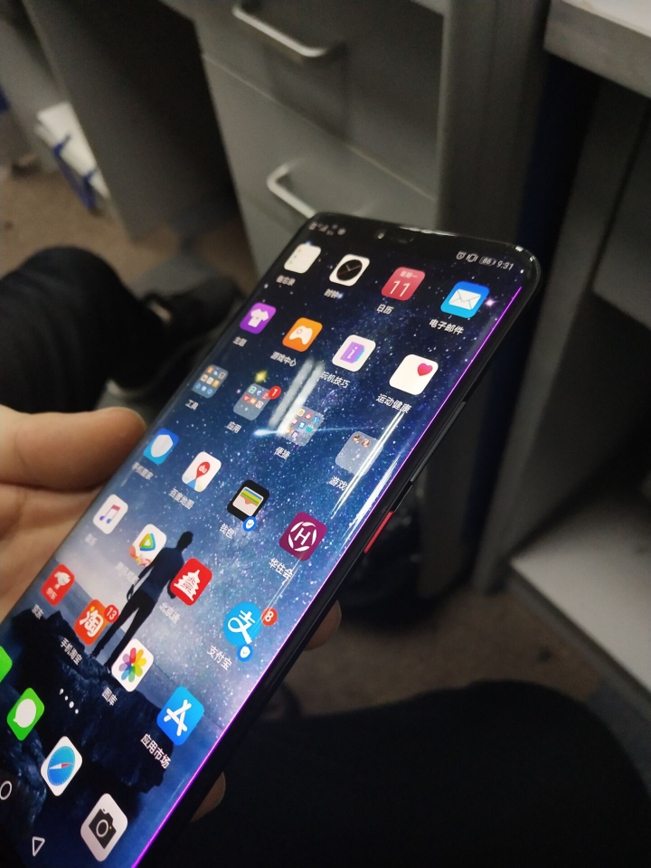 手机屏幕一个边发紫 - 华为mate20系列问题反馈 花粉俱乐部