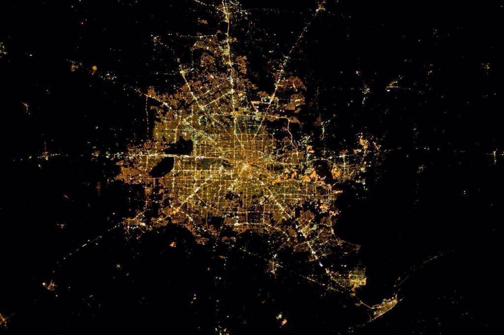 换个角度看地球,nasa太空航拍世界城市夜景,能认出嘛
