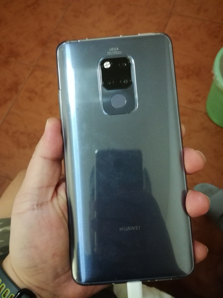 摄像头进灰  怎么办啊   主要这个还是新加坡版