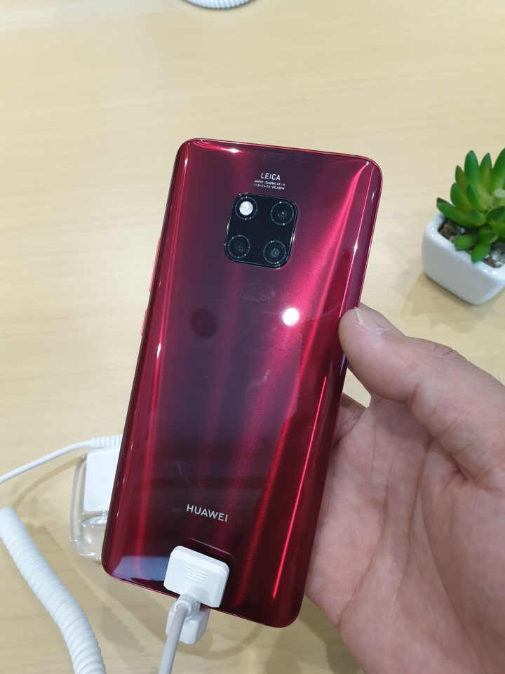 mate20pro璨星蓝颜色怎么样?好看吗