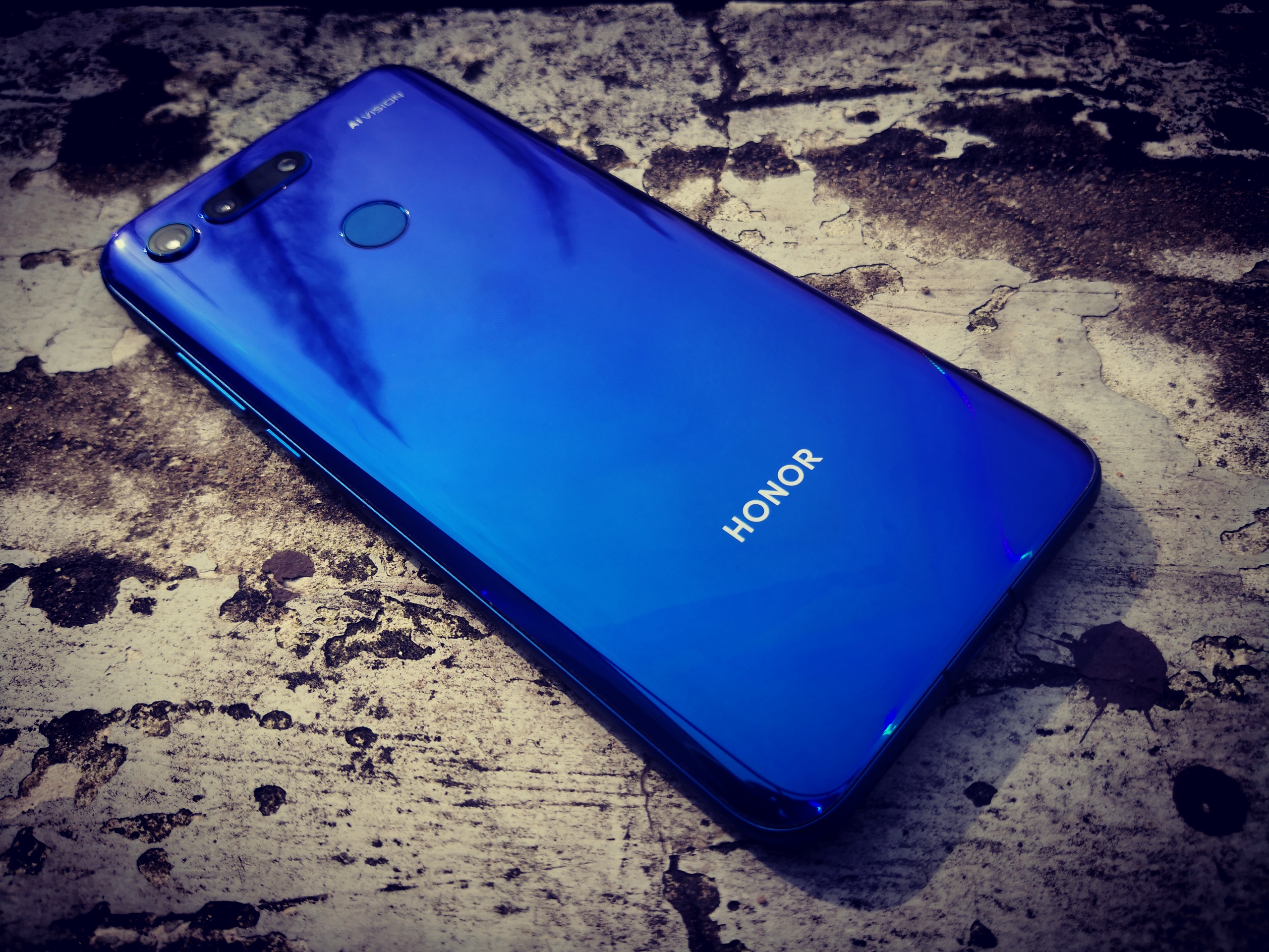 (荣耀v20)用你打游戏这么稳