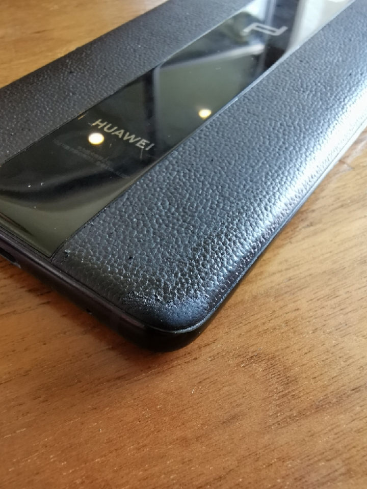 mate 20 pro rs版本后盖皮质太差 - 华为mate20系列问题反馈 花粉