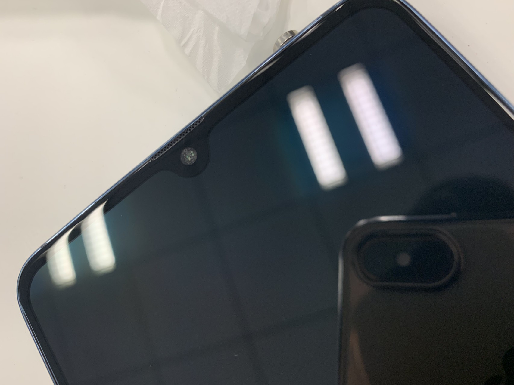 前置摄像头进灰