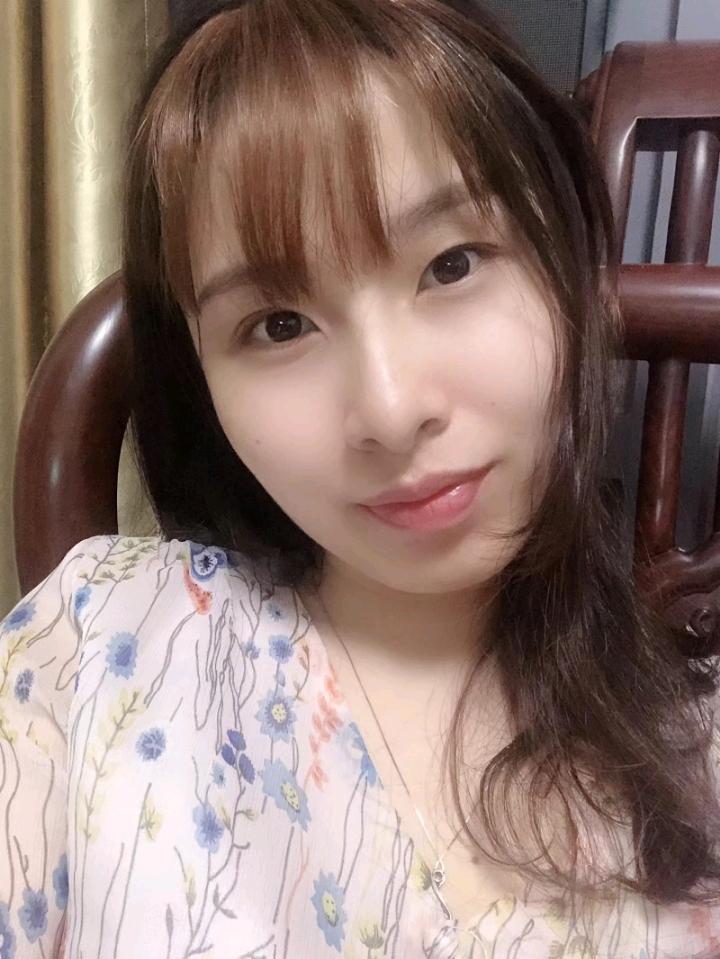 看看人家的自拍美女