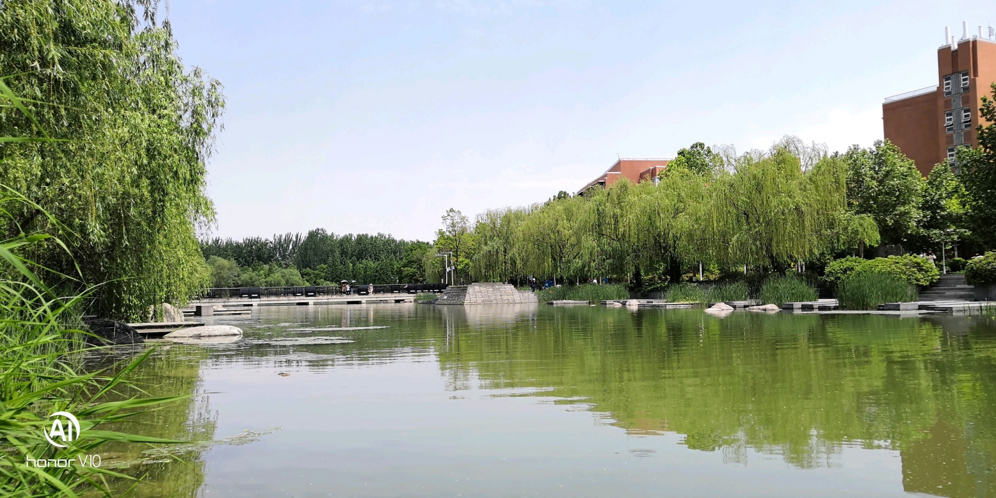 v10拍摄的郑州大学新区眉湖景致
