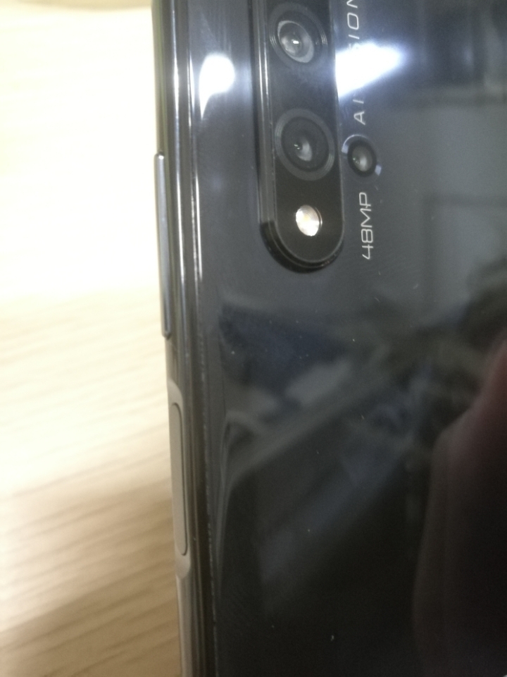 荣耀20后盖问题