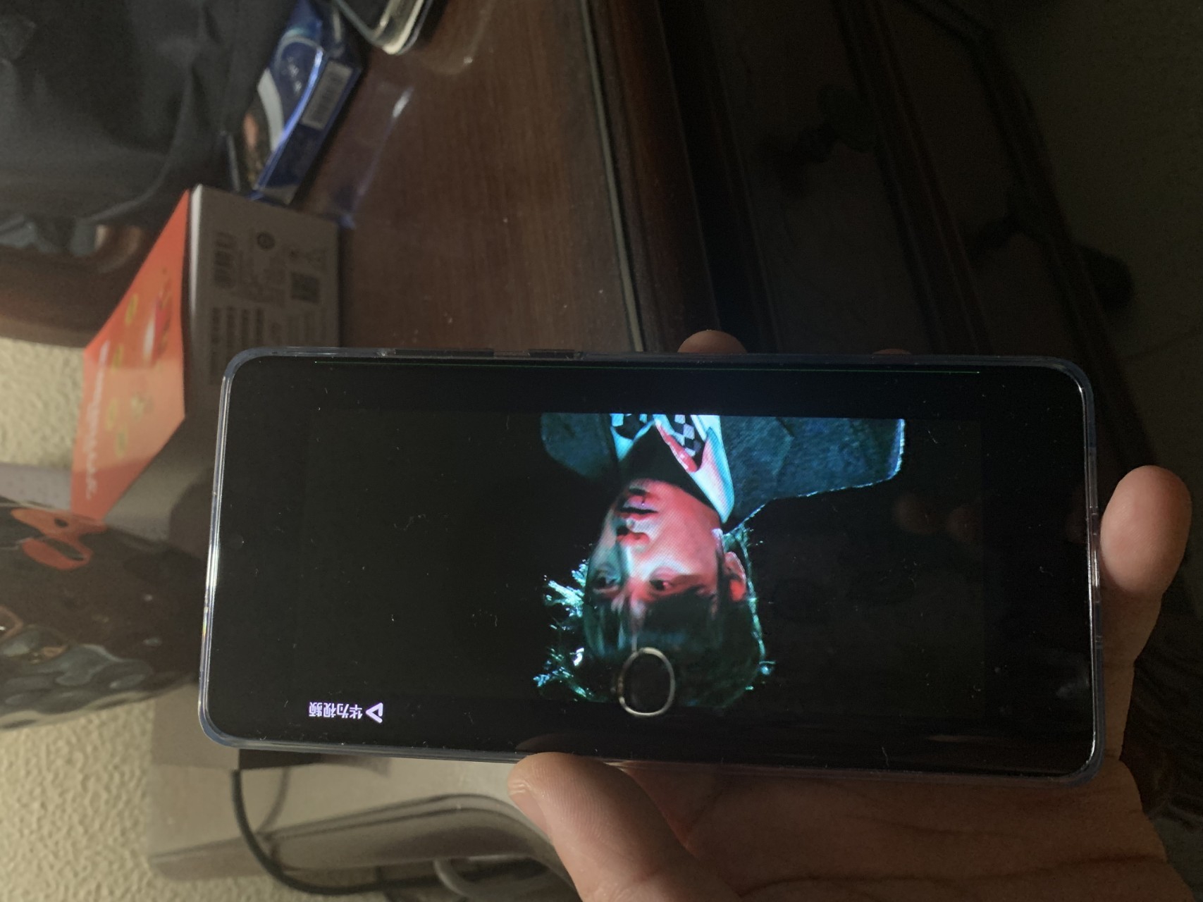 在苏宁易购刚买第三天的华为p30pro屏幕出现绿竖线,懵了!