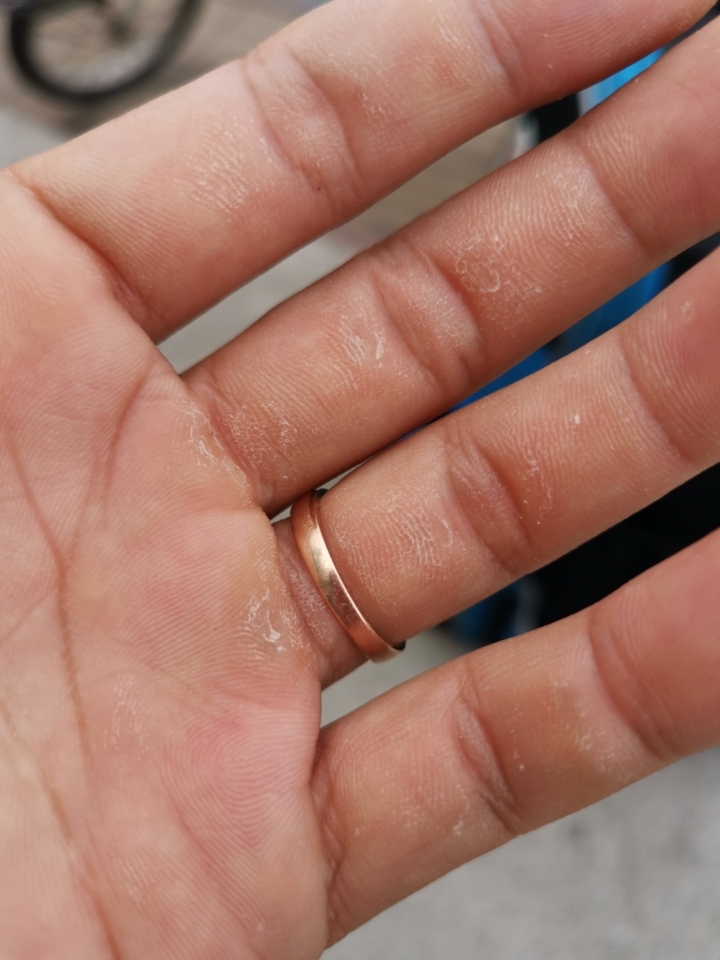 做引体向上,手上都是老茧咋办