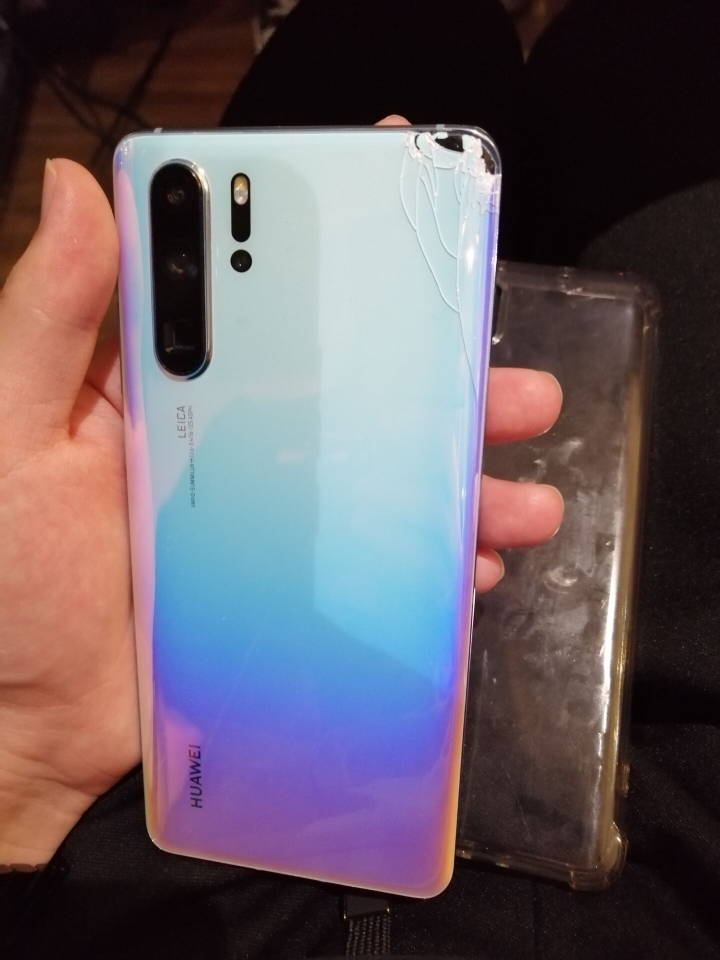 后盖碎了,如果不换的话会不会影响手机 - 华为p30系列其他 花粉俱乐部